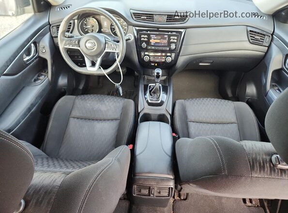 KNMAT2MT8HP613000 2017 NISSAN ROGUE Gray Dashboard view