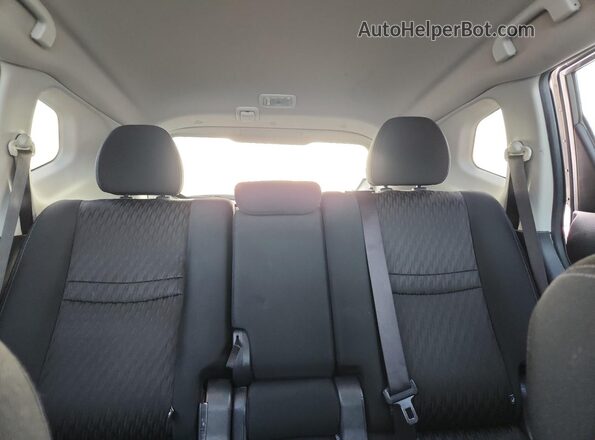 KNMAT2MT8HP613000 2017 NISSAN ROGUE Gray Rear seats view