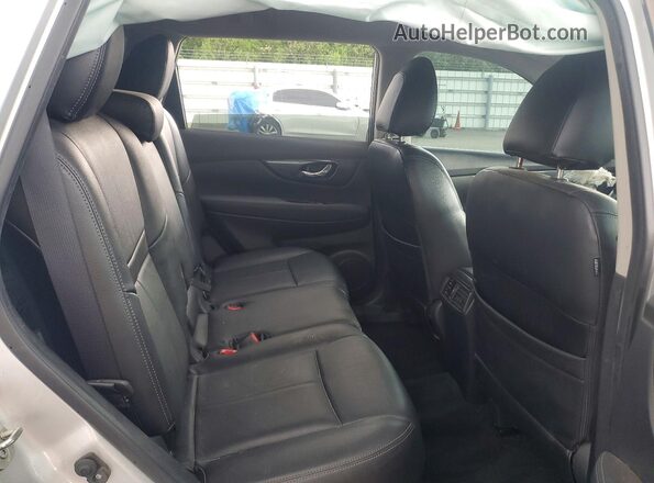 KNMAT2MT8KP558572 2019 NISSAN ROGUE Silver Widok wnętrza z tyłu