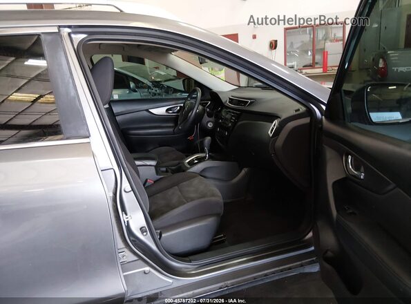 KNMAT2MT9GP733869 2016 NISSAN ROGUE Gray Front interior view