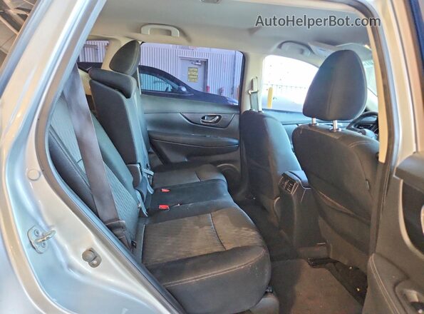 KNMAT2MT9HP540090 2017 NISSAN ROGUE Silver Սալոնի հետևի տեսք