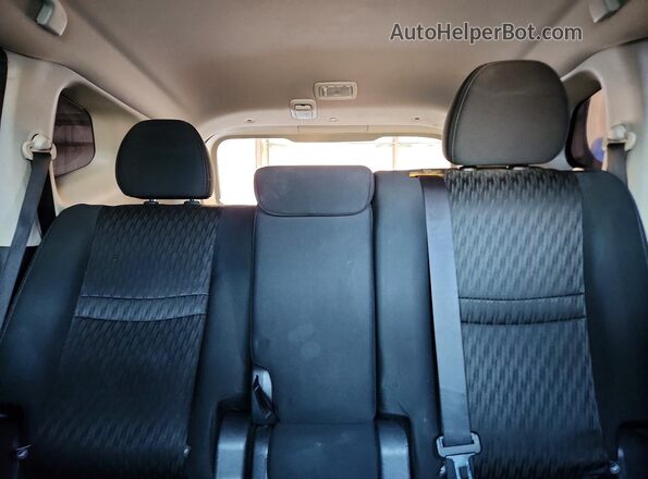 KNMAT2MT9HP540090 2017 NISSAN ROGUE Silver Հետևի նստատեղերի տեսք