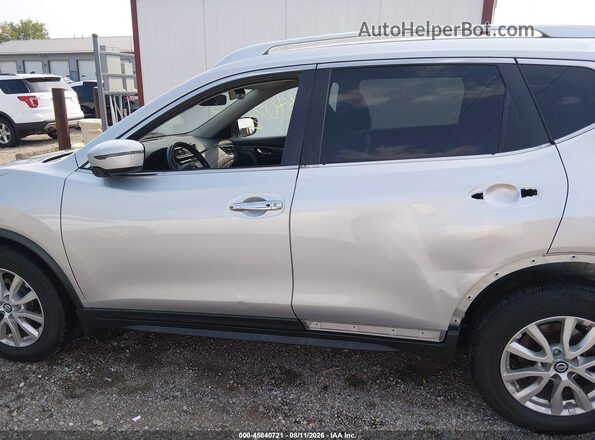 KNMAT2MT9HP565331 2017 NISSAN ROGUE Silver 