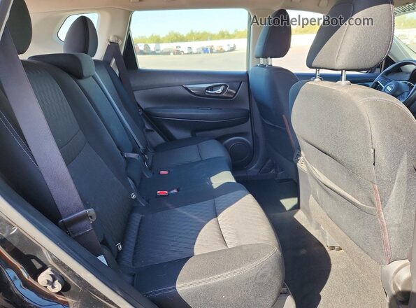 KNMAT2MT9JP543156 2018 NISSAN ROGUE Black Вид задньої частини салону