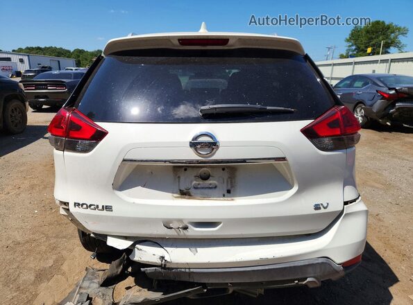 KNMAT2MT9JP555775 2018 NISSAN ROGUE White Вид ззаду