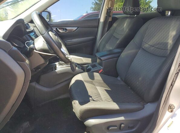 KNMAT2MT9KP518324 2019 NISSAN ROGUE Silver Front interior view