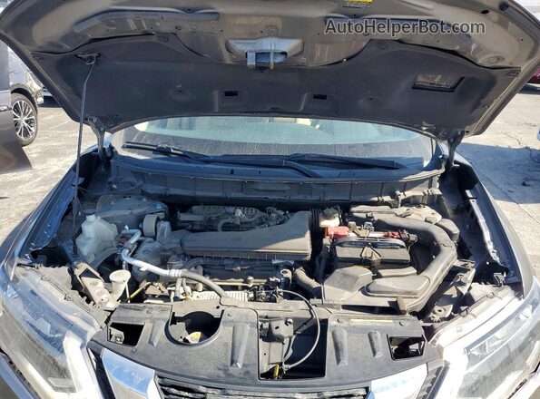 KNMAT2MTXHP502092 2017 NISSAN ROGUE Gray Rear interior view