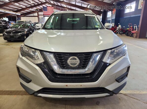 KNMAT2MTXJP524342 2018 NISSAN ROGUE Серебряный Вид панели приборов