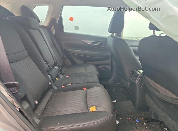 KNMAT2MTXJP582595 2018 NISSAN ROGUE Gray Widok wnętrza z tyłu