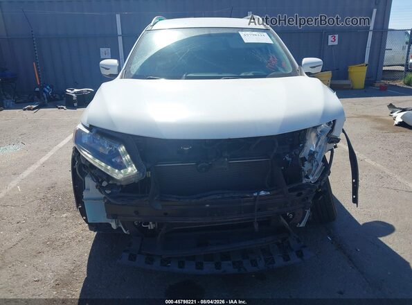 KNMAT2MV0GP709915 2016 NISSAN ROGUE White Widok wnętrza z tyłu