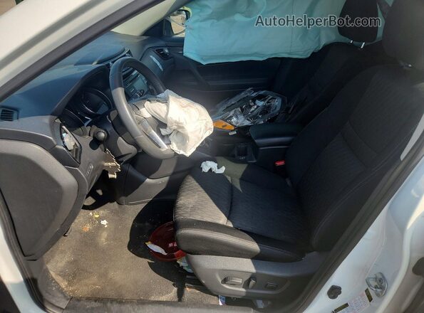 KNMAT2MV0HP502412 2017 NISSAN ROGUE White Widok wnętrza z przodu