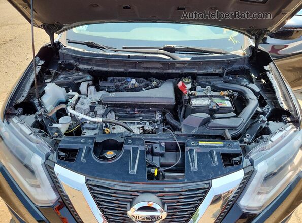KNMAT2MV0HP528816 2017 NISSAN ROGUE Black Widok komory silnika