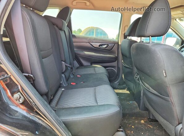 KNMAT2MV0HP528816 2017 NISSAN ROGUE Black Widok wnętrza z tyłu