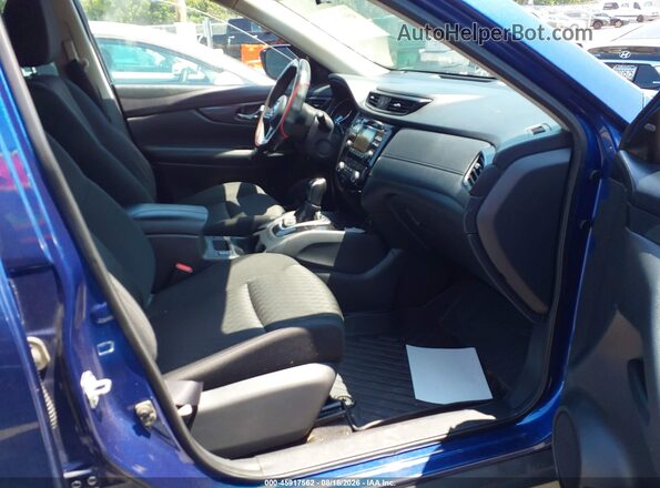 KNMAT2MV0HP530839 2017 NISSAN ROGUE Blue Front interior view