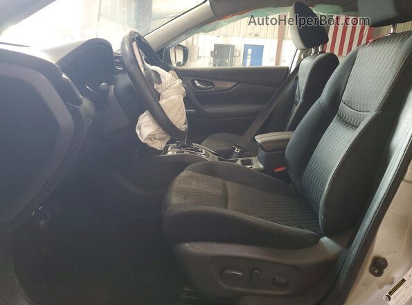 KNMAT2MV0HP532851 2017 NISSAN ROGUE Silver Widok wnętrza z przodu