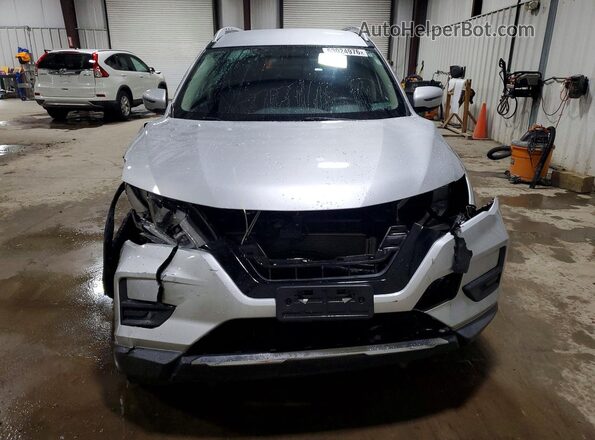 KNMAT2MV0HP532851 2017 NISSAN ROGUE Silver Widok z przodu