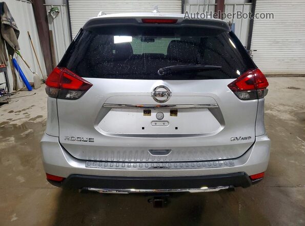KNMAT2MV0HP532851 2017 NISSAN ROGUE Silver Widok z tyłu