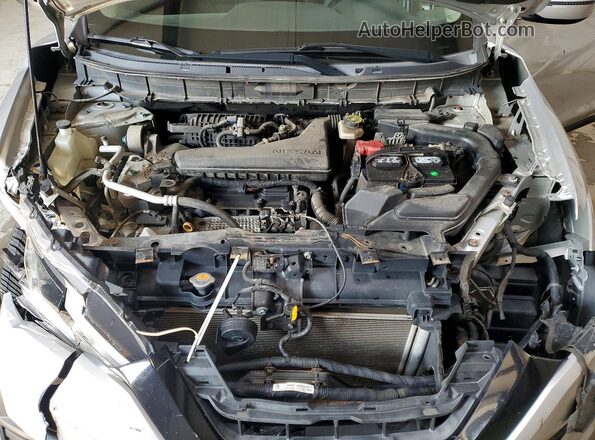 KNMAT2MV0HP532851 2017 NISSAN ROGUE Silver Widok komory silnika