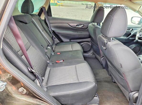 KNMAT2MV0HP573044 2017 NISSAN ROGUE Black Widok wnętrza z tyłu