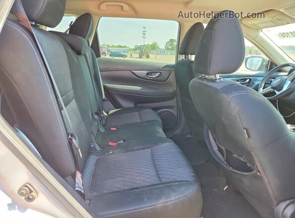 KNMAT2MV0HP587123 2017 NISSAN ROGUE Silver უკანა სალონის ხედი