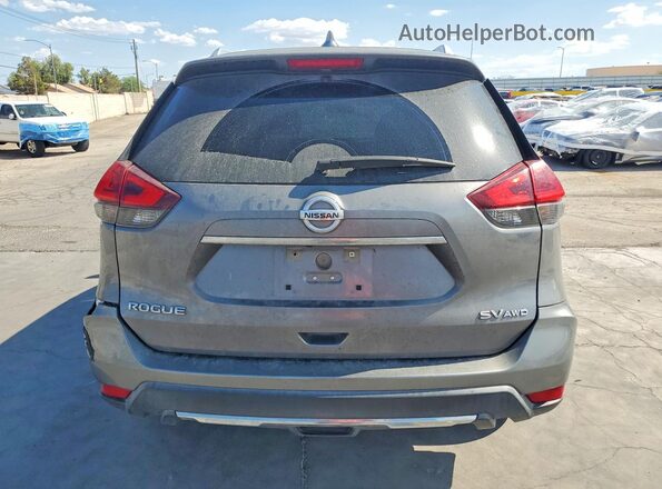 KNMAT2MV0JP526490 2018 NISSAN ROGUE Серый Вид сзади