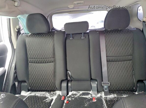 KNMAT2MV0JP527722 2018 NISSAN ROGUE Белый Вид задних сидений