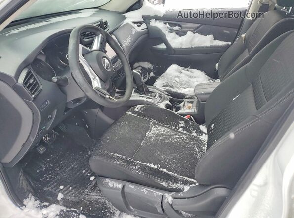 KNMAT2MV0JP527722 2018 NISSAN ROGUE Белый Вид салона спереди