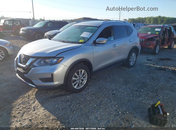 KNMAT2MV0JP545685 2018 NISSAN ROGUE Серебряный Передняя левая четверть