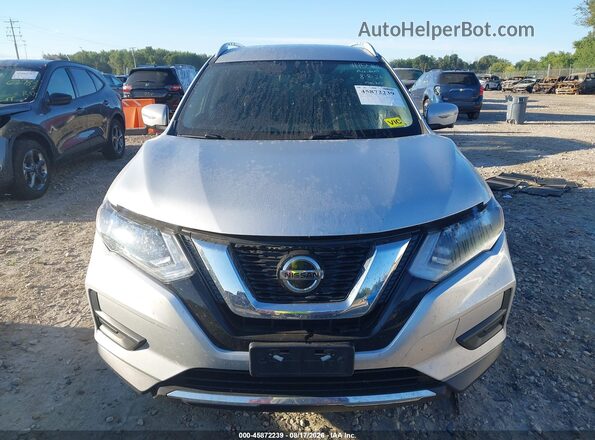 KNMAT2MV0JP545685 2018 NISSAN ROGUE Серебряный Вид щитка приборов