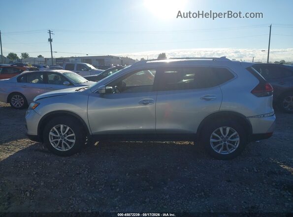 KNMAT2MV0JP545685 2018 NISSAN ROGUE Серебряный Панорамный вид салона 360°