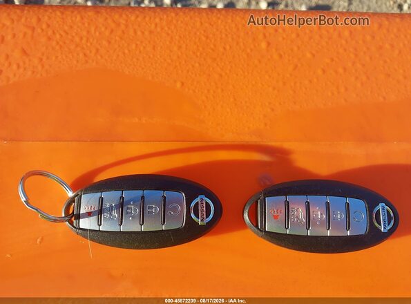 KNMAT2MV0JP545685 2018 NISSAN ROGUE Серебряный Вид панели приборов