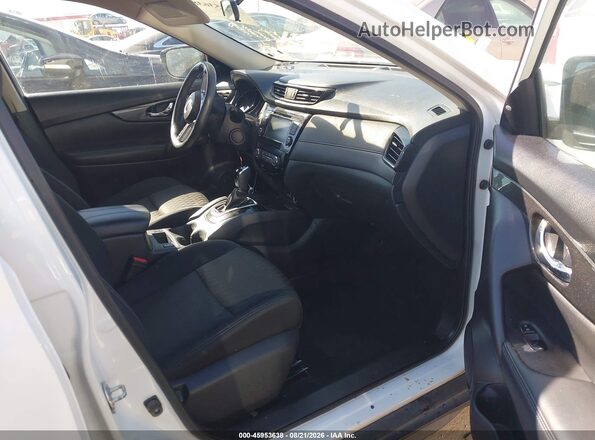 KNMAT2MV0JP560882 2018 NISSAN ROGUE White Вид салону спереду