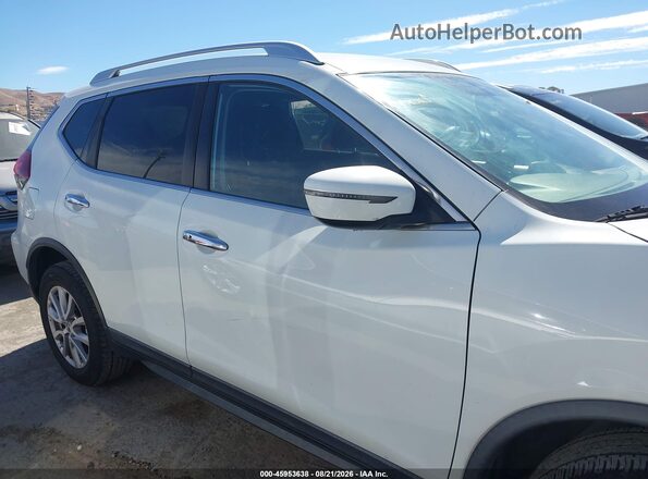 KNMAT2MV0JP560882 2018 NISSAN ROGUE White Вид задньої частини салону