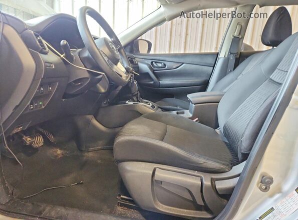 KNMAT2MV0KP528032 2019 NISSAN ROGUE Серебряный Вид салона спереди
