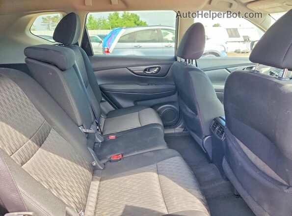 KNMAT2MV1HP513743 2017 NISSAN ROGUE Угольный Вид задней части салона