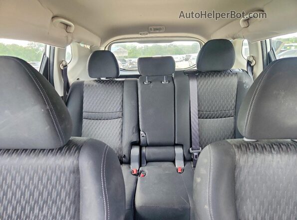 KNMAT2MV1HP528484 2017 NISSAN ROGUE Белый Вид задних сидений