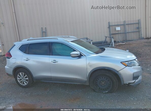 KNMAT2MV1JP561247 2018 NISSAN ROGUE Silver Вид задньої частини салону