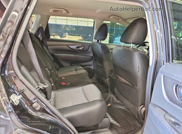 KNMAT2MV1JP563628 2018 NISSAN ROGUE Черный Вид задней части салона