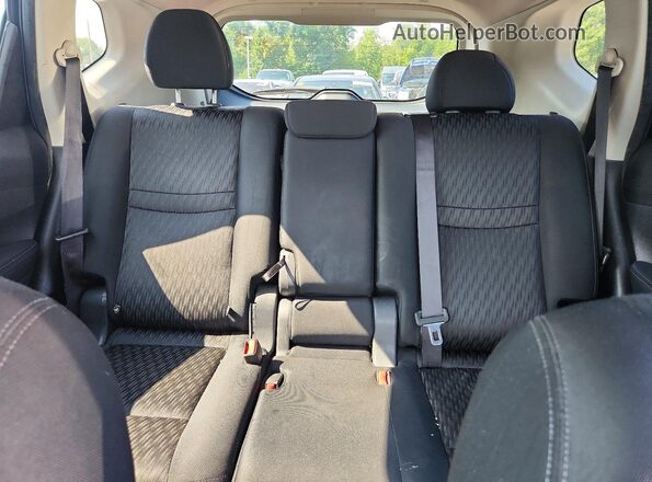 KNMAT2MV1JP563628 2018 NISSAN ROGUE Черный Вид задних сидений