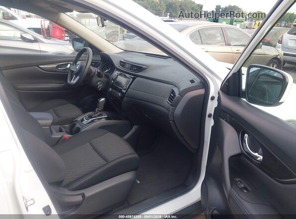 KNMAT2MV1JP571115 2018 NISSAN ROGUE White Front interior view