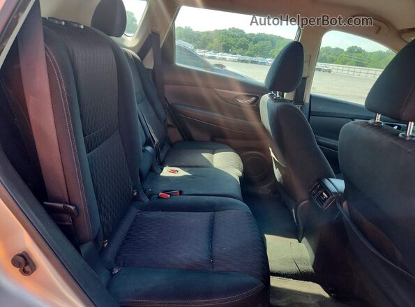 KNMAT2MV2JP570488 2018 NISSAN ROGUE Серебряный Вид задней части салона