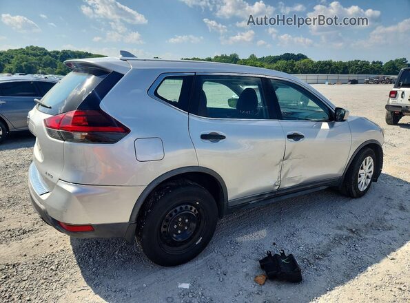 KNMAT2MV2JP570488 2018 NISSAN ROGUE Серебряный Задняя правая четверть
