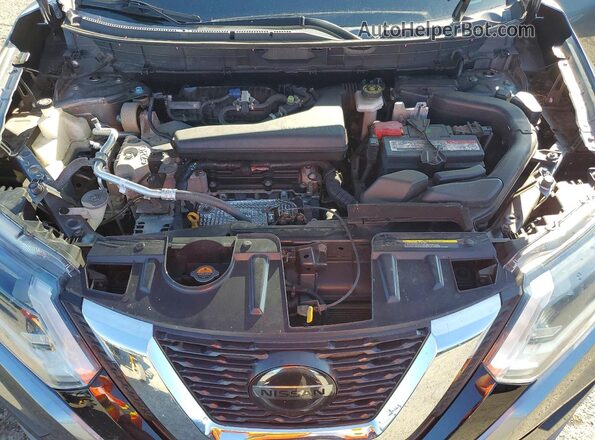 KNMAT2MV2JP620533 2018 NISSAN ROGUE Gray Rear interior view