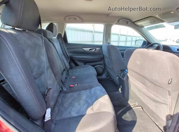 KNMAT2MV3GP701484 2016 NISSAN ROGUE Burgundy Widok wnętrza z tyłu