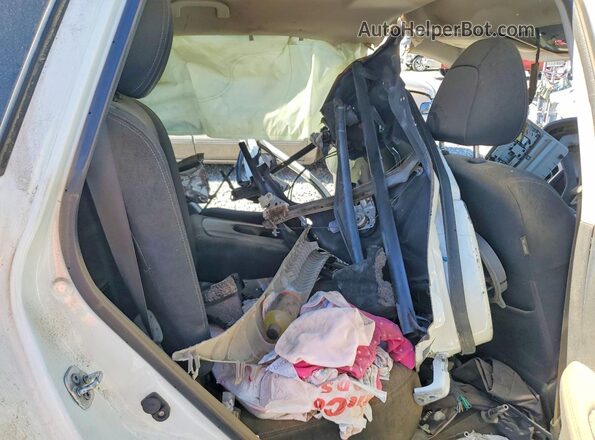 KNMAT2MV3HP514702 2017 NISSAN ROGUE Белый Вид задней части салона