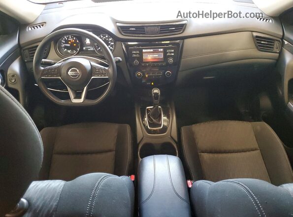 KNMAT2MV3HP517647 2017 NISSAN ROGUE Silver Widok deski rozdzielczej