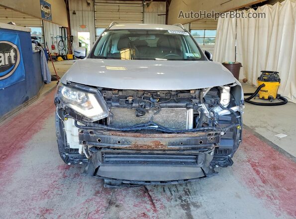 KNMAT2MV3HP517647 2017 NISSAN ROGUE Silver Widok z przodu