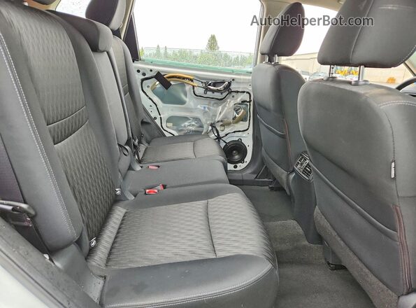 KNMAT2MV3HP588377 2017 NISSAN ROGUE Белый Вид задних сидений