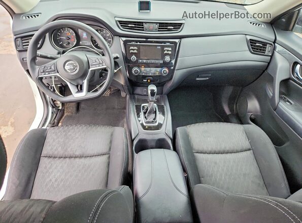 KNMAT2MV3HP588377 2017 NISSAN ROGUE Белый Вид панели приборов