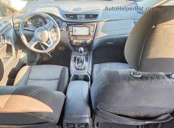 KNMAT2MV3HP589433 2017 NISSAN ROGUE White Widok deski rozdzielczej